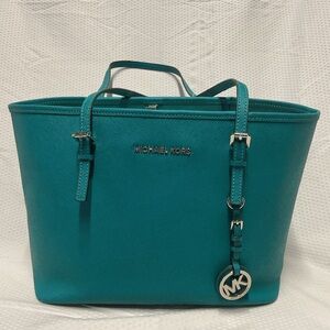 Michael Kors Saffiano Jet Set Tote